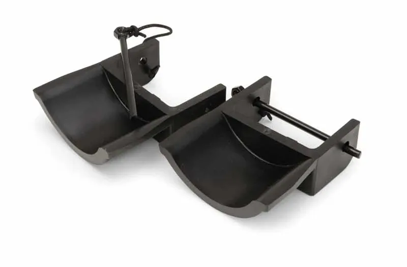 Shires One Size Pole Type Jump Cups In Black